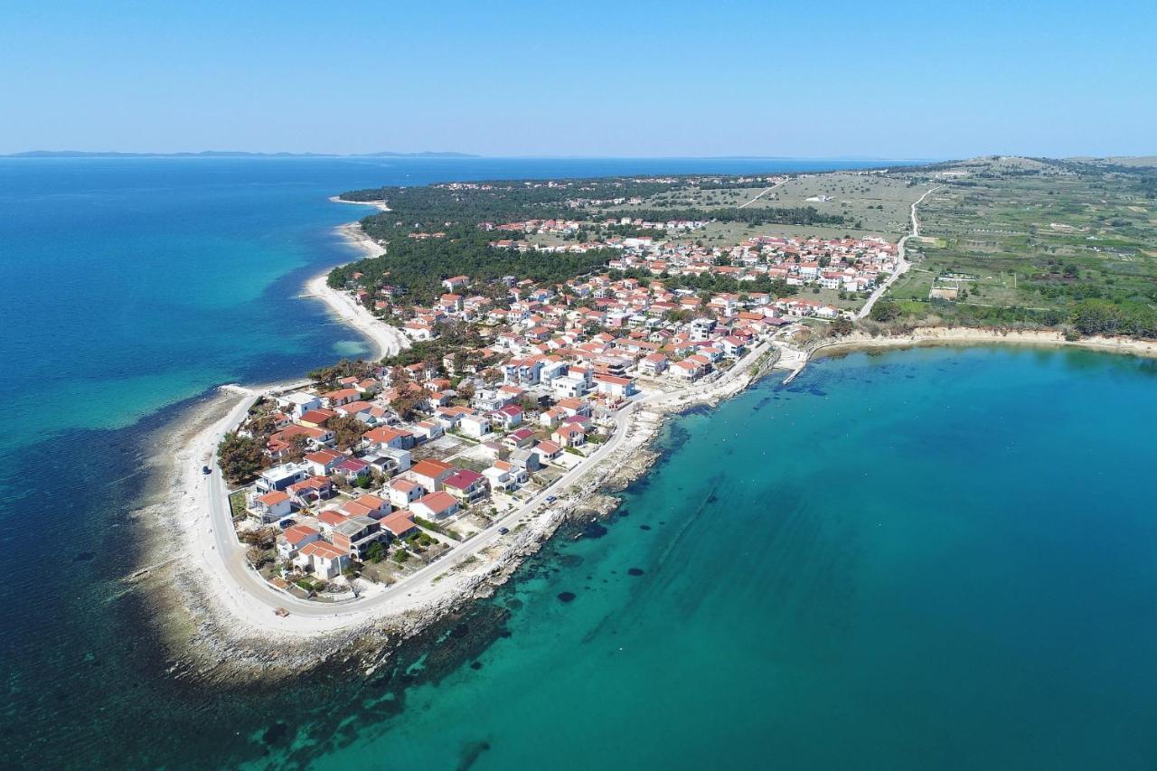 Apartmani Nella Vir Exteriér fotografie