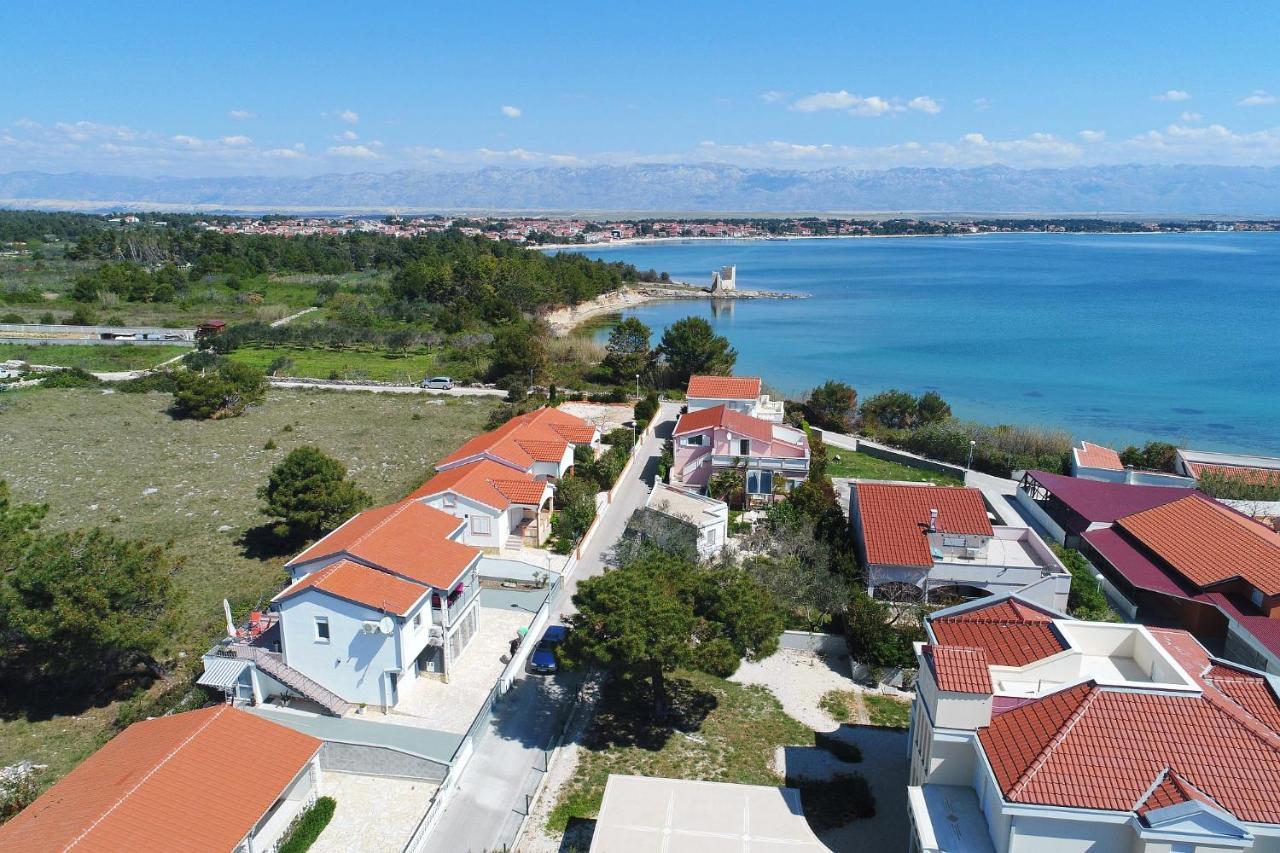 Apartmani Nella Vir Exteriér fotografie